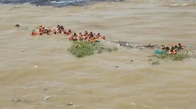 Helicóptero e sonares reforçam buscas por vítimas de naufrágio