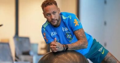 Neymar não viaja e está fora do jogo contra o Haiti Neymar não viaja e está fora do jogo contra o Haiti