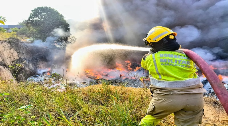 Governo Federal anuncia envio de 290 profissionais e seis aeronaves para combater queimadas no Amazonas