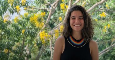 Doutora pelo Inpa recebe Prêmio Capes de Tese 2026 com pesquisa transdisciplinar sobre florestas culturais na Amazônia Doutora pelo Inpa recebe Prêmio Capes de Tese 2026 com pesquisa transdisciplinar sobre florestas culturais na Amazônia