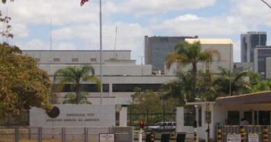 Polícia Federal investiga suposta ameaça à embaixada dos EUA Polícia Federal investiga suposta ameaça à embaixada dos EUA