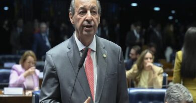 Omar Aziz é eleito governador do Amazonas Omar Aziz é eleito governador do Amazonas